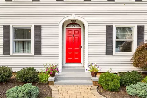 Exterior - 151 Thomas Ave, Irondequoit, NY 14617 photo 2 of 7