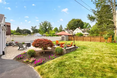 Exterior - 151 Thomas Ave, Irondequoit, NY 14617 photo 5 of 7