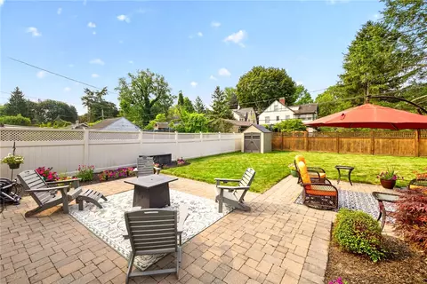 Exterior - 151 Thomas Ave, Irondequoit, NY 14617 photo 6 of 7