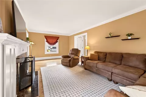 Living - 151 Thomas Ave, Irondequoit, NY 14617 photo 3 of 3