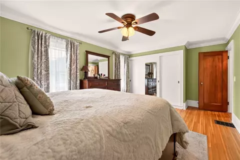 Bedroom - 151 Thomas Ave, Irondequoit, NY 14617 photo 5 of 7