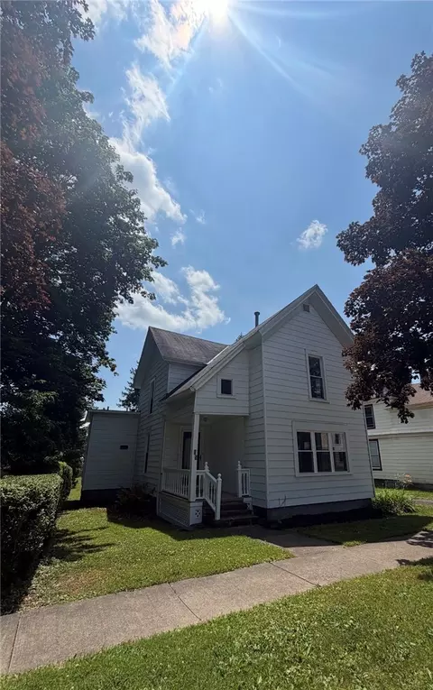 55 Pleasant, Norwich, NY 13815
