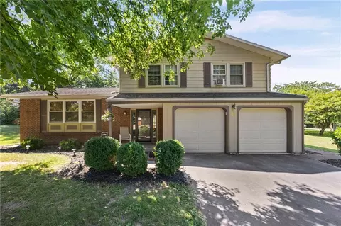 23 Musket Ln, Pittsford, NY 14534