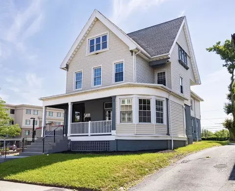 184 Alexander St, Rochester, NY 14607