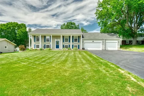 9 Tall Acres Dr, Pittsford, NY 14534