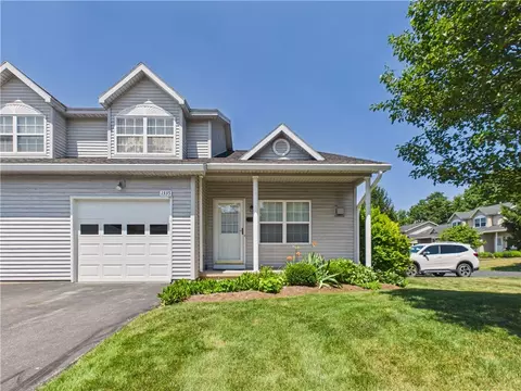 1335 Courtney Dr, Victor, NY 14564