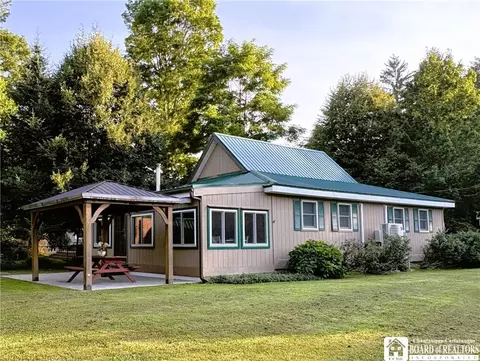 5252 W Lake Rd, Mayville, NY 14757