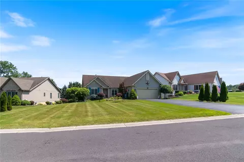 1104 Twin Leaf, Webster, NY 14580 photo 3