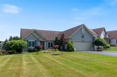 1104 Twin Leaf, Webster, NY 14580 photo 2