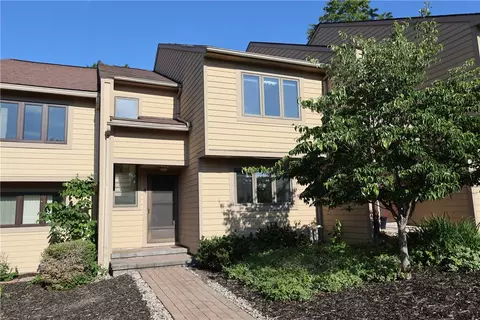 4 Golfside Cir, South Bristol, NY 14424