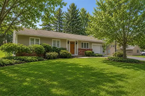 13 Harvest Rd, Perinton, NY 14450