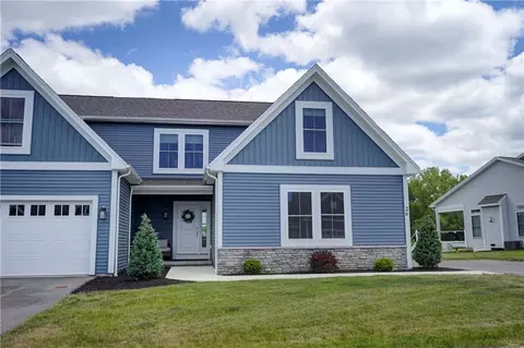 26 Chase Mdw, Honeoye Falls, NY 14472