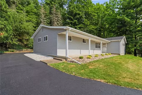 964 Upland Dr, Elmira, NY 14905