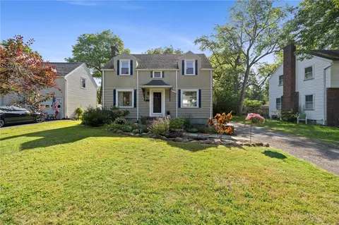 94 Meadow Dr, Rochester, NY 14618