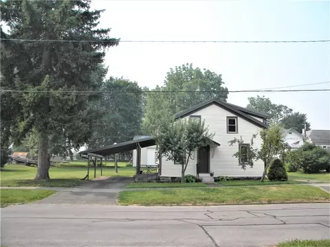 15 Upton Ave, Ogden, NY 14559