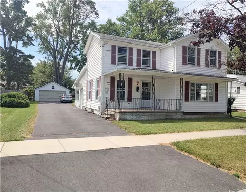 29 Van Cleef St, Seneca Falls, NY 13148