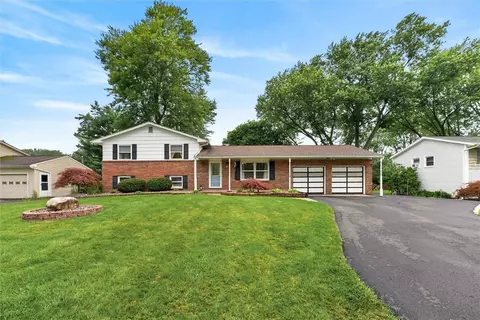 21 W Canon Dr, Chili, NY 14624
