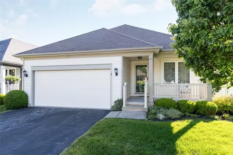 3 Allie Ln, Hamburg, NY 14075