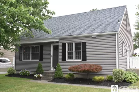 5639 West Ln, Lake View, NY 14085