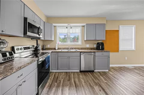 104 Maple Ave, Irondequoit, NY 14609 photo 9