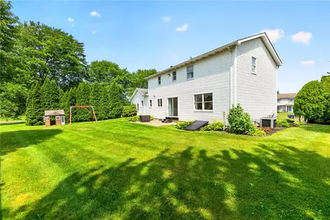 Exterior - 953 Dibbles Trl, Webster, NY 14580 photo 7 of 8