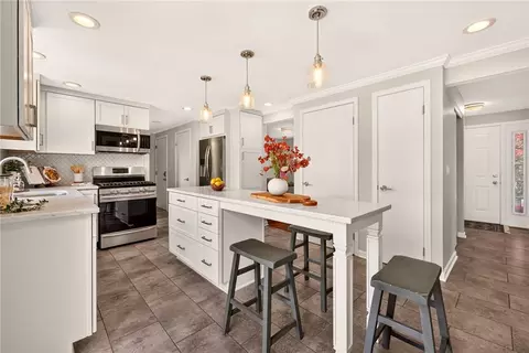 Kitchen - 953 Dibbles Trl, Webster, NY 14580 photo 4 of 7