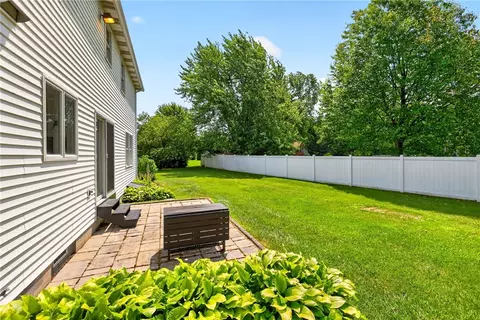 Exterior - 953 Dibbles Trl, Webster, NY 14580 photo 4 of 8