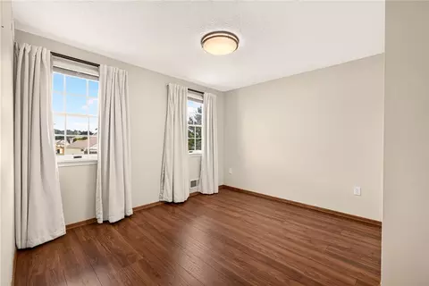 Bedroom - 953 Dibbles Trl, Webster, NY 14580 photo 6 of 8