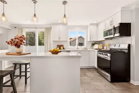 Kitchen - 953 Dibbles Trl, Webster, NY 14580 photo 1 of 7