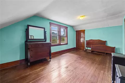 Bedroom - 9 Topper Dr, Irondequoit, NY 14622 photo 3 of 9