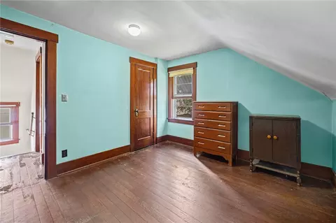 Bedroom - 9 Topper Dr, Irondequoit, NY 14622 photo 5 of 9
