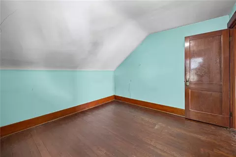 Bedroom - 9 Topper Dr, Irondequoit, NY 14622 photo 7 of 9