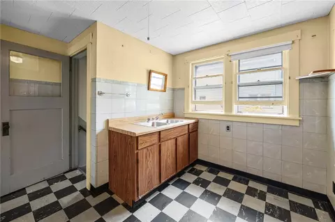 Kitchen - 9 Topper Dr, Irondequoit, NY 14622 photo 2 of 2