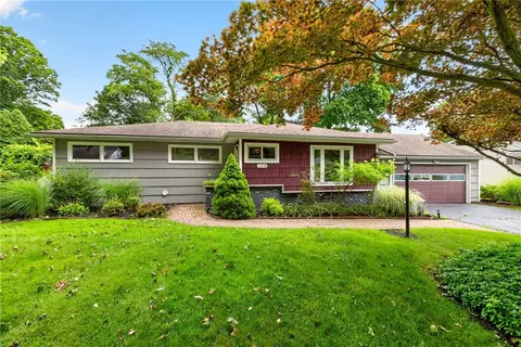 130 Alaimo Dr, Rochester, NY 14625