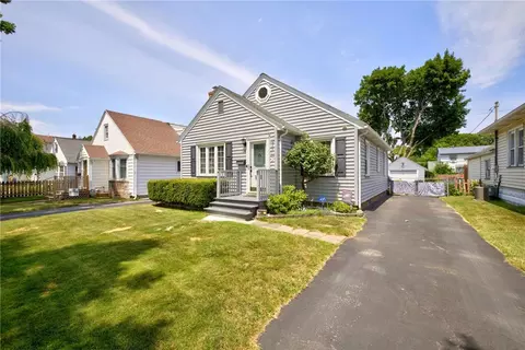 126 Pomona Dr, Greece, NY 14616