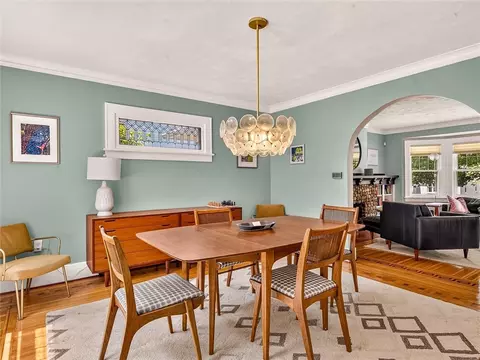 Dining - 505 Hurstbourne Rd, Irondequoit, NY 14609 photo 2 of 3