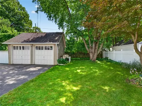 Exterior - 505 Hurstbourne Rd, Irondequoit, NY 14609 photo 6 of 6