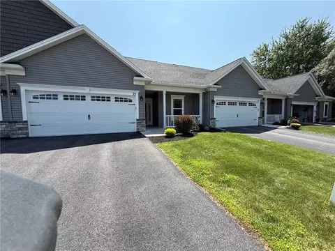 73 Timber Crk, Gates, NY 14606