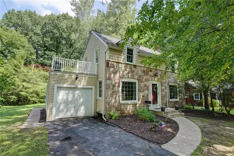 64 Washington Dr, Rochester, NY 14625