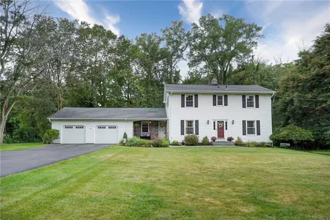 1105 Wayneport Rd, Macedon, NY 14502