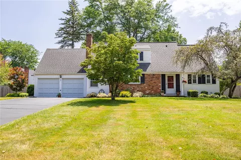 54 Parkridge Dr, Pittsford, NY 14534