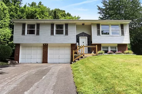 74 Winterset Dr, Rochester, NY 14625