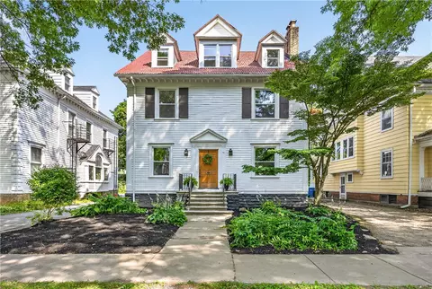 70 Dartmouth St, Rochester, NY 14607