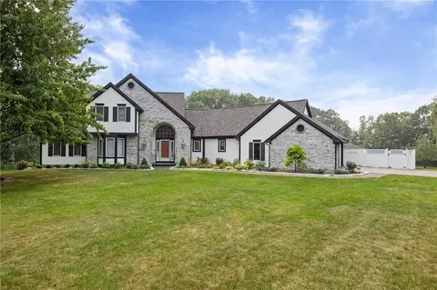 19 Dixon Woods, Honeoye Falls, NY 14472