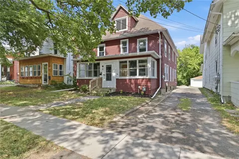 81 Pleasant St, Canandaigua, NY 14424