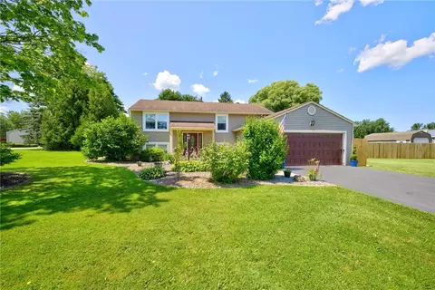 5765 Coppersmith Trl, Ontario, NY 14519
