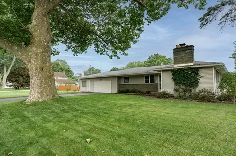 Exterior - 167 Willowen Dr, Irondequoit, NY 14609 photo 2 of 5