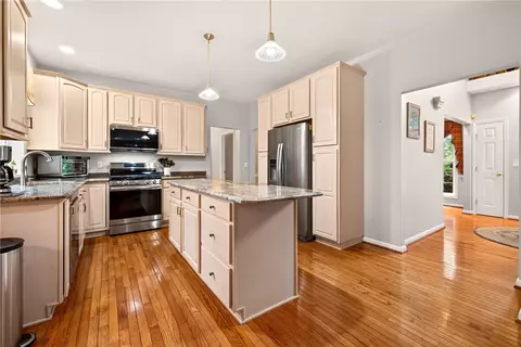 Kitchen - 2 Angels Path, Webster, NY 14580 photo 1 of 4