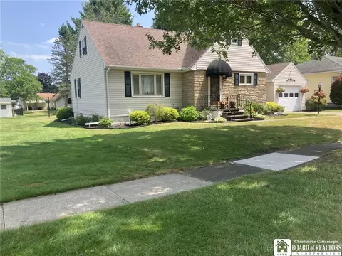 275 Sampson St, Jamestown, NY 14701