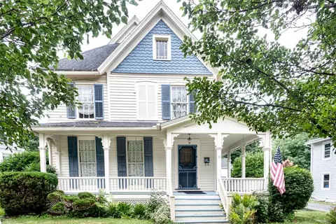 58 Center St, Geneseo, NY 14454